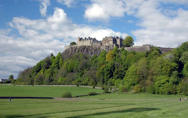 Loch Lomond National Park & Stirling Castle Day Tour 